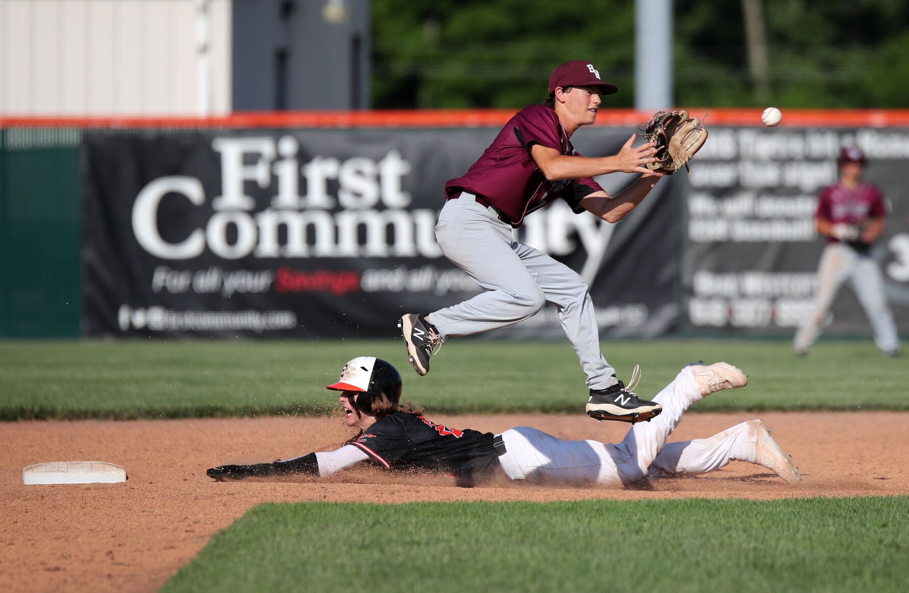 Edwardsville 6, Belleville West 5